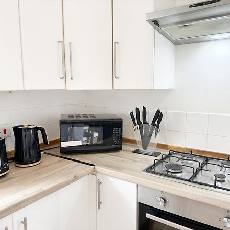 Апартаменты Charming Flats With Fast Wifi On The Famous Abbey Road Лондон Экстерьер фото