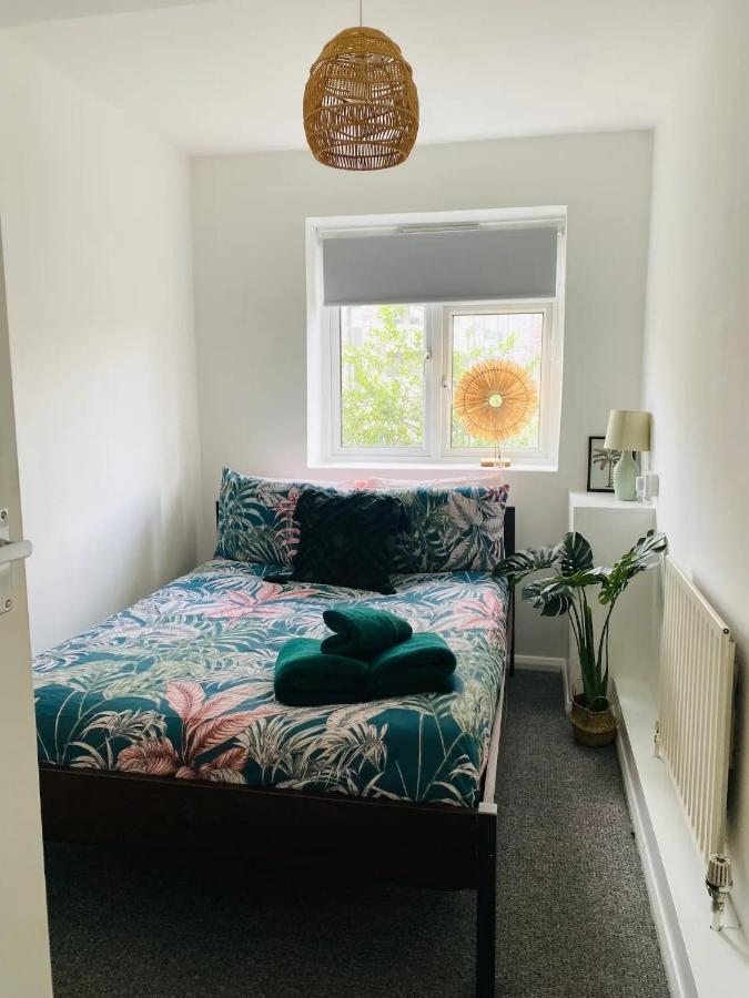 Апартаменты Charming Flats With Fast Wifi On The Famous Abbey Road Лондон Экстерьер фото
